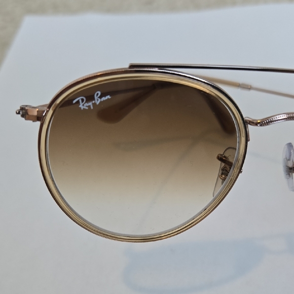 Ray-Ban Gold Round Sunglasses with Brown Case - Picture 2 of 3